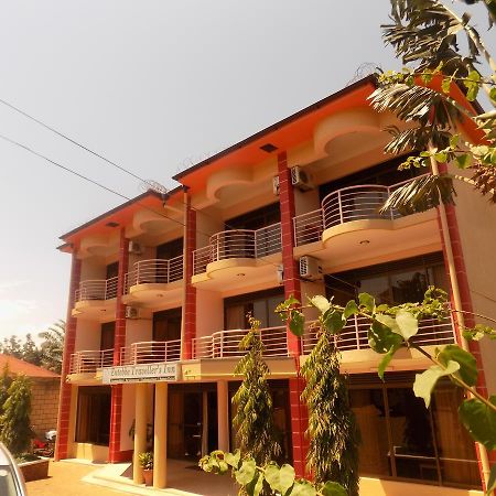 Entebbe Traveller'S Hotel Exterior foto