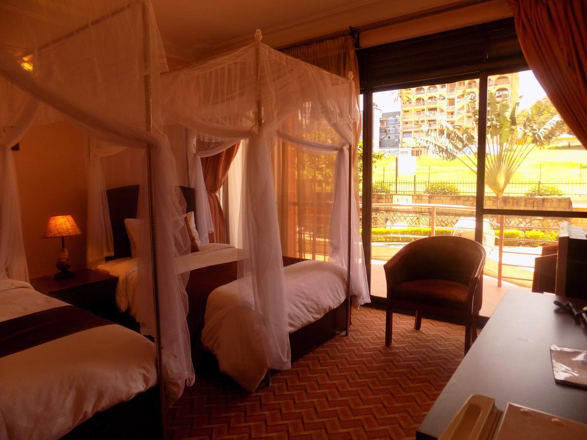 Entebbe Traveller'S Hotel Exterior foto
