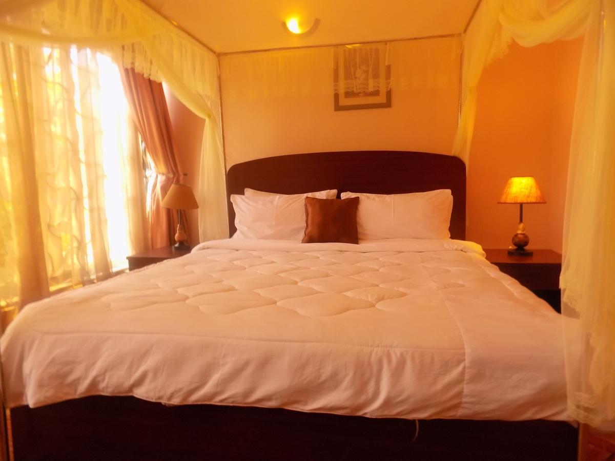 Entebbe Traveller'S Hotel Exterior foto