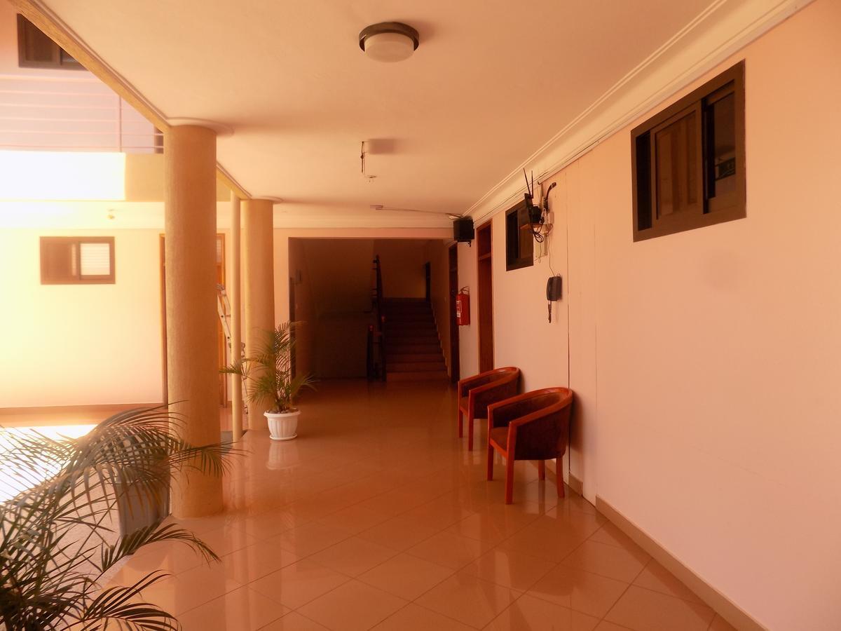 Entebbe Traveller'S Hotel Exterior foto