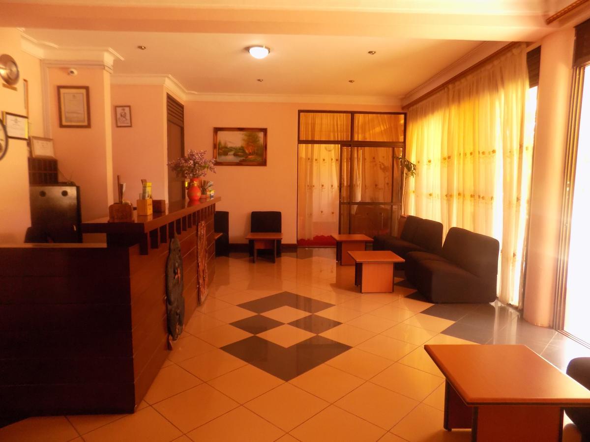 Entebbe Traveller'S Hotel Exterior foto