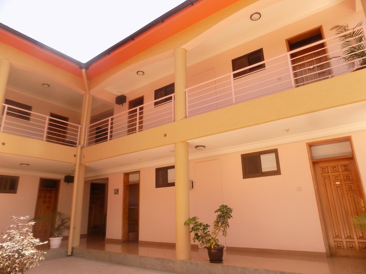 Entebbe Traveller'S Hotel Exterior foto