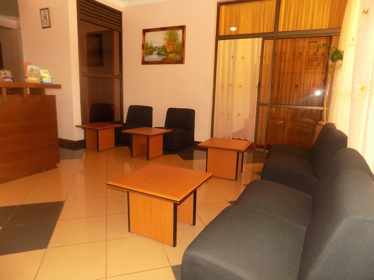 Entebbe Traveller'S Hotel Exterior foto