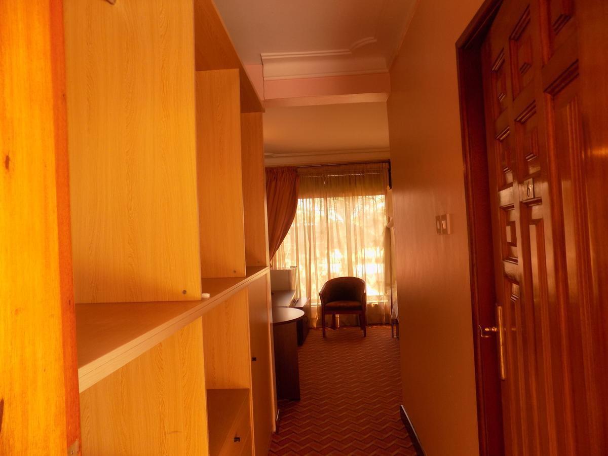 Entebbe Traveller'S Hotel Exterior foto